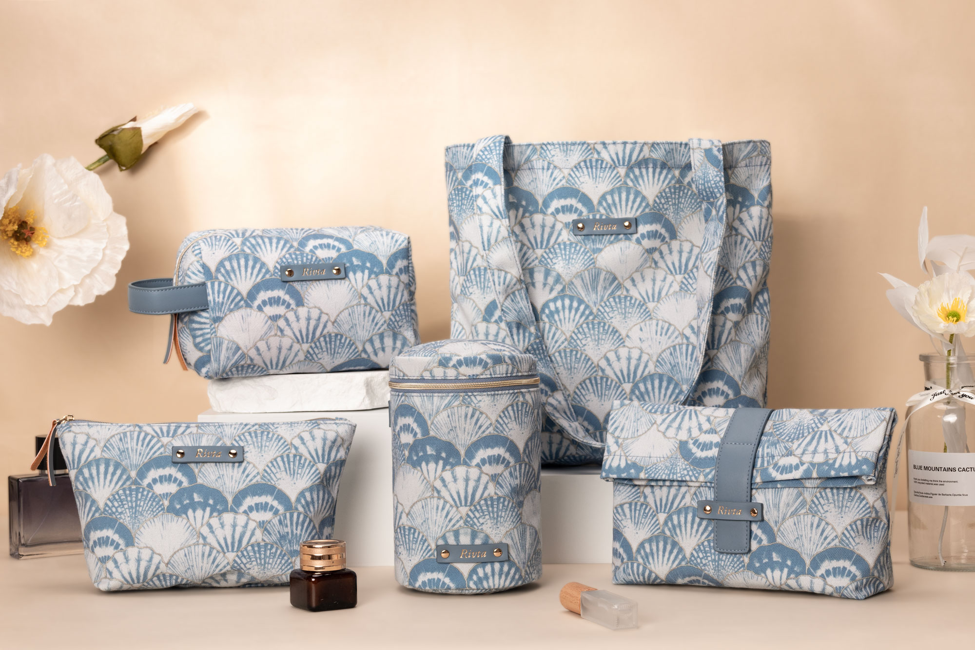 How Can You Launch a Flawless Private Label Cosmetic Bag Line?